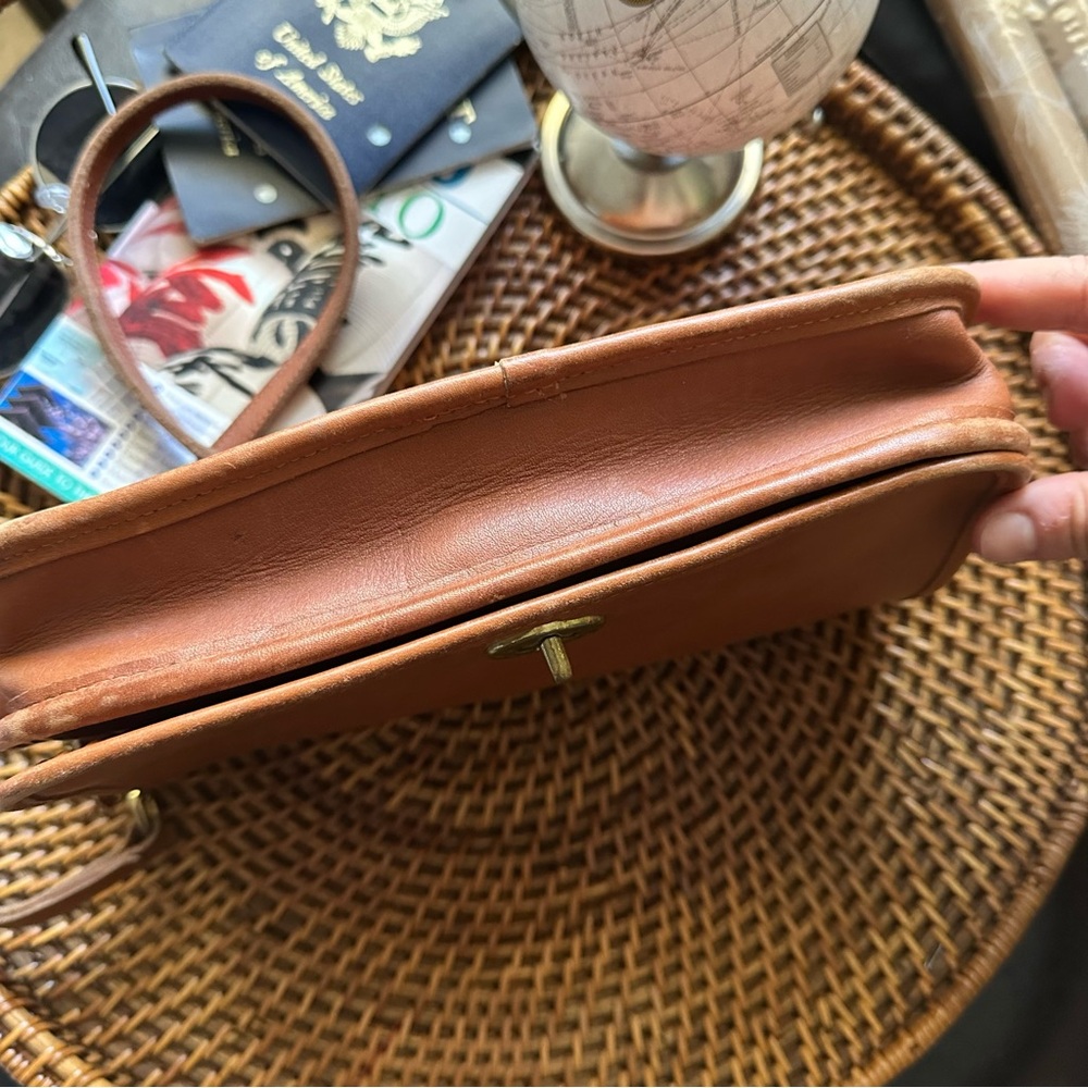 COACH British Tan Leather 1980’s Penny Pocket Crossbody Clutch Purse Vintage - Picture 11 of 14